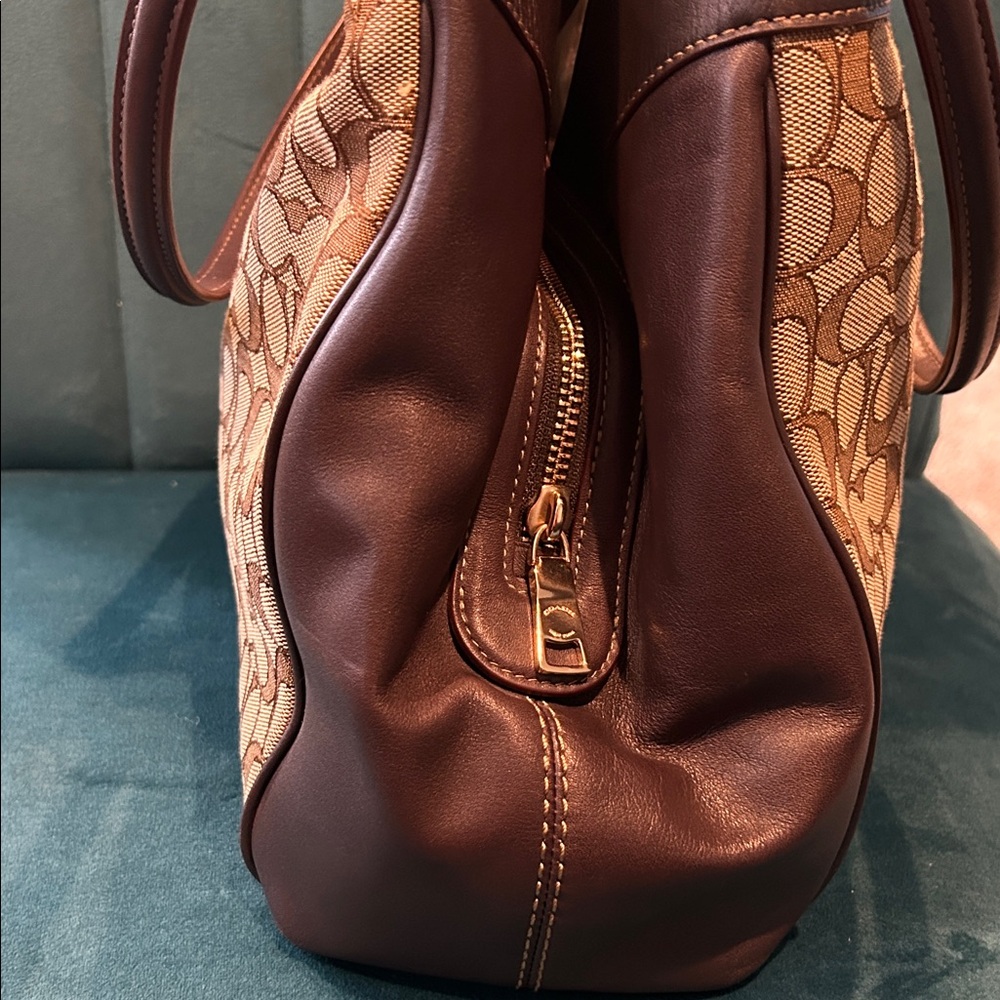 Coach Lexy Tan and Brown Signature Canvas Shoulder Bag NWOT - Picture 4 of 9